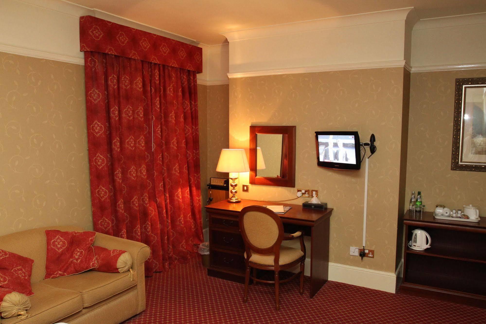 The Orwell Hotel Felixstowe Extérieur photo